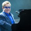 Pop music legend tells crowd, ‘I’ve lost my eyesight’